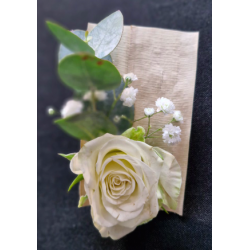 Boutonnière rose